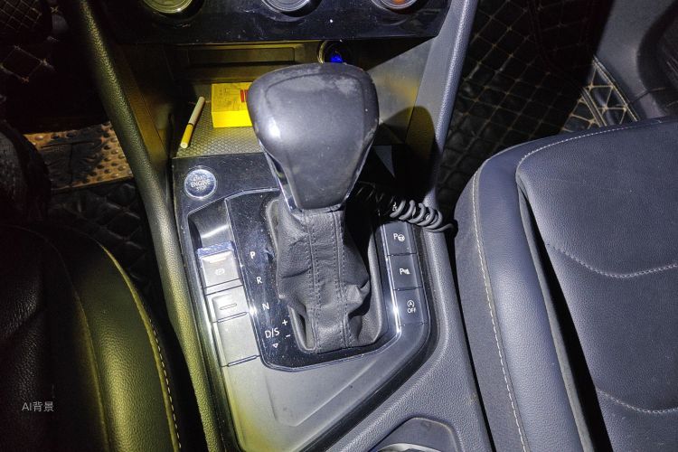 Volkswagen Tiguan L 2019 car image #16