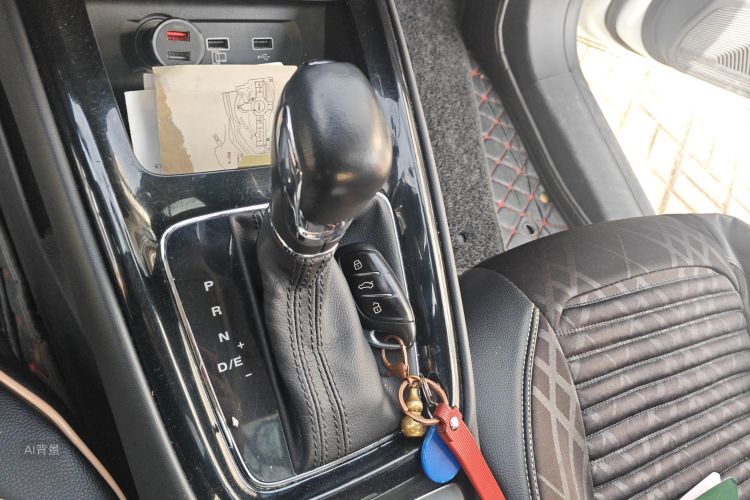 Roewe i5 2019 #16 Roewe i5 2019 car image #16