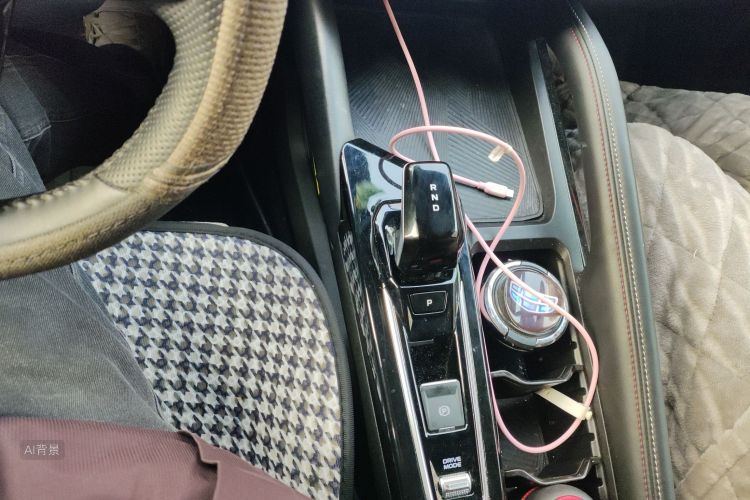 GEELY Coolray 2023 #16 GEELY Coolray 2023 car image #16