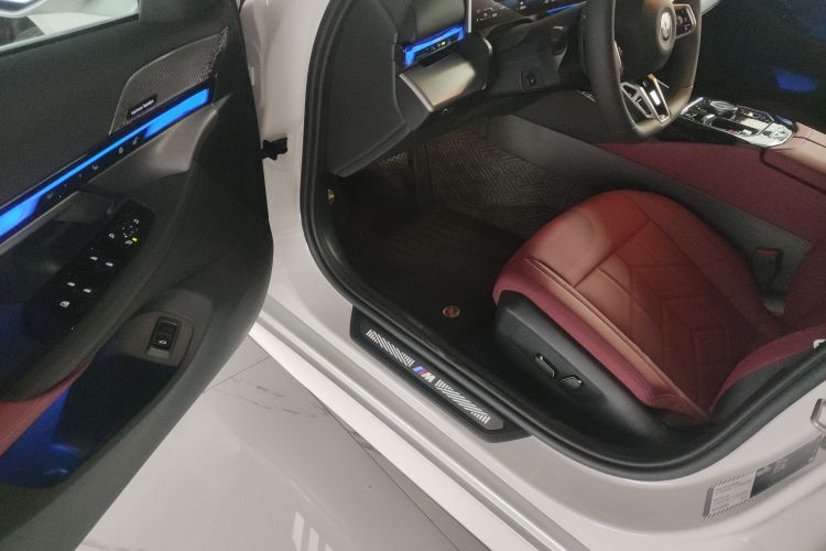 BMW 5 Series 2026 immagine di auto #16