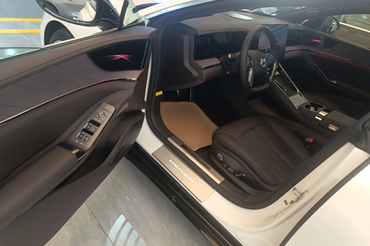 Denza Z9 2024 #16 Denza Z9 2024 car image #16