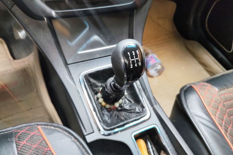 GEELY Emgrand 2017 car image #16