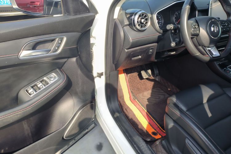 MG HS 2020 car image #16