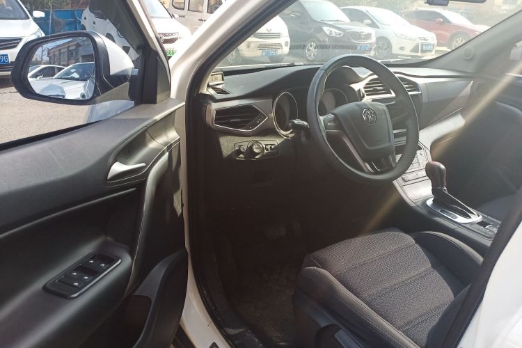 MG GS 2015 car image #16