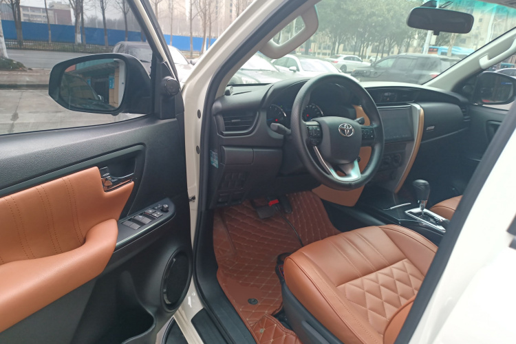 Toyota Fortuner 2020 #16 Toyota Fortuner 2020 car image #16