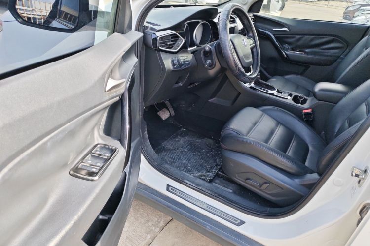 MG GS 2015 car image #16