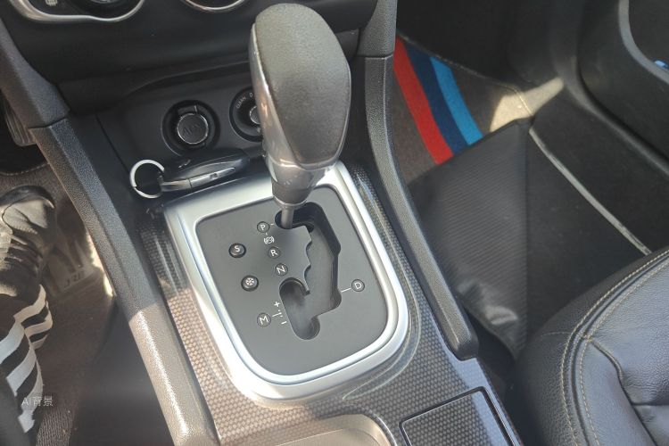 Citroen C4L 2013 immagine di auto #16