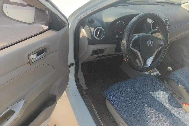 Changan Alsvin V3 2016 صورة سيارة #16