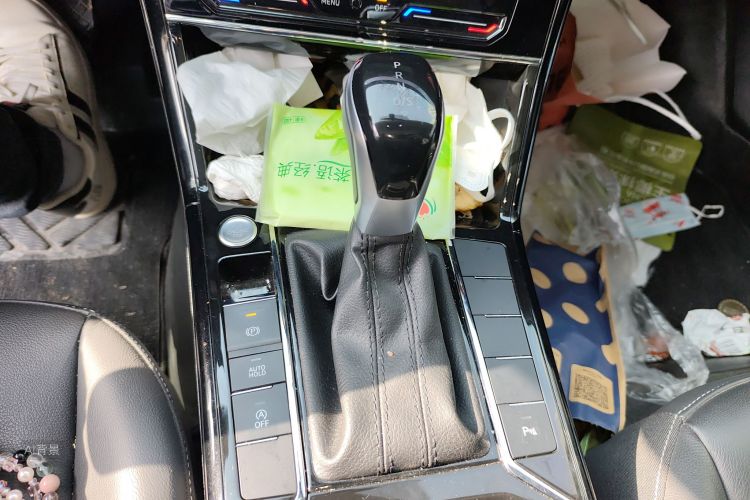 Volkswagen Passat 2022 immagine di auto #16