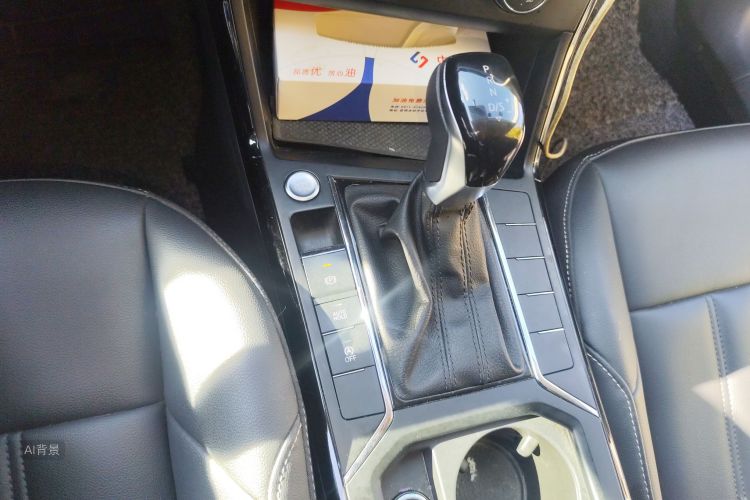 Volkswagen Passat 2022 immagine di auto #16