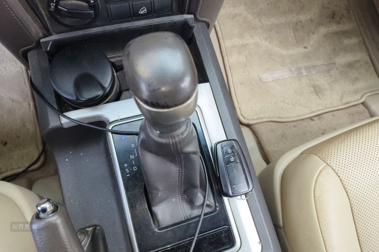 Toyota Land Cruiser Prado 2020 immagine di auto #16