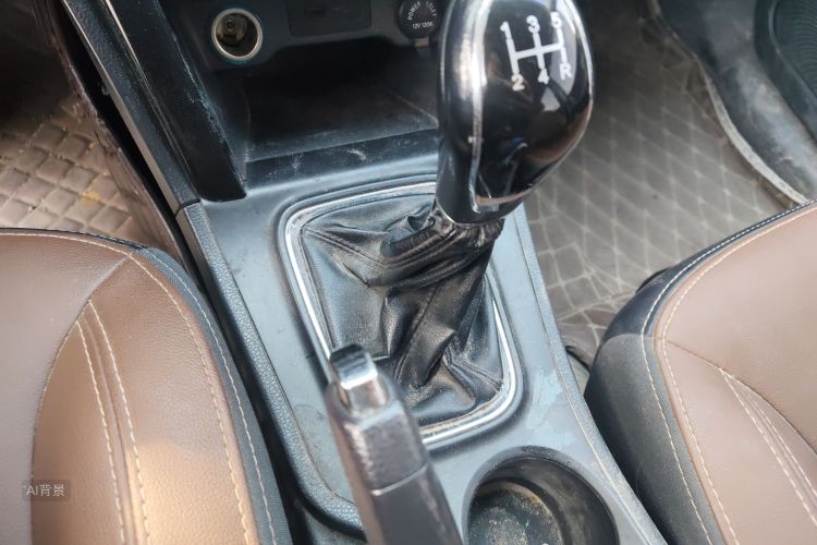 Chery Tiggo 3 2018 immagine di auto #16