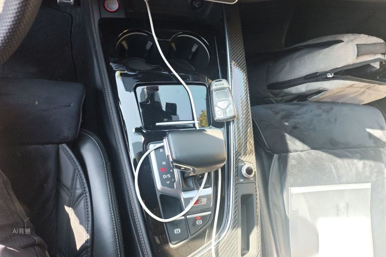 Audi S5 2019 car image #16