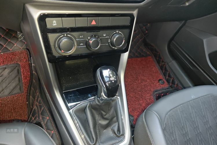 Volkswagen T-Cross 2020 immagine di auto #16