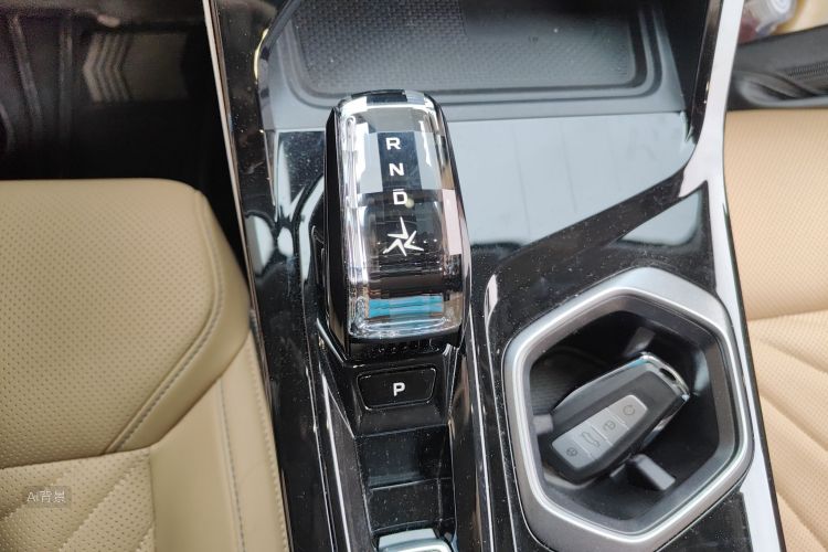 GEELY Boyue L 2022 car image #16
