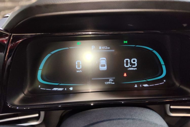 Hyundai Elantra 2024 car image #16