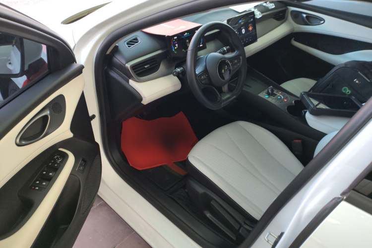 BYD Seal 05 DM-i 2025 car image #16