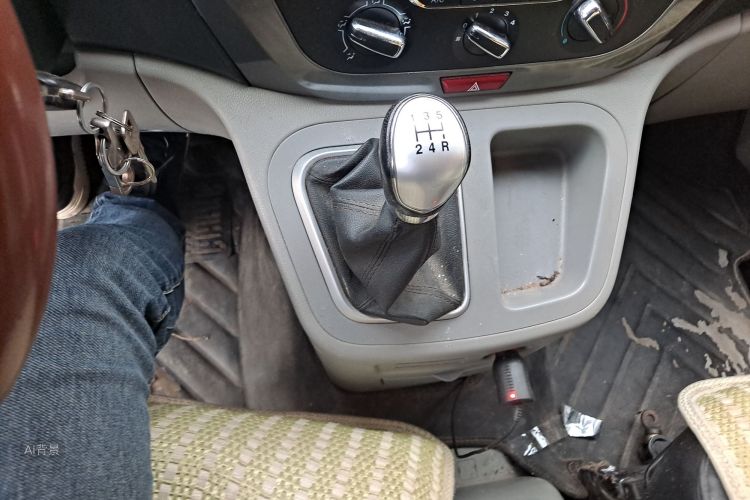 JAC 2017 #16 JAC 2017 car image #16