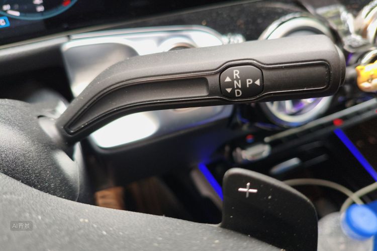 Mercedes-Benz GLB Class 2021 car image #16