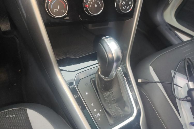 T-Roc 2020 #16 T-Roc 2020 car image #16