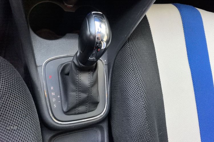 Volkswagen Polo 2015 immagine di auto #16