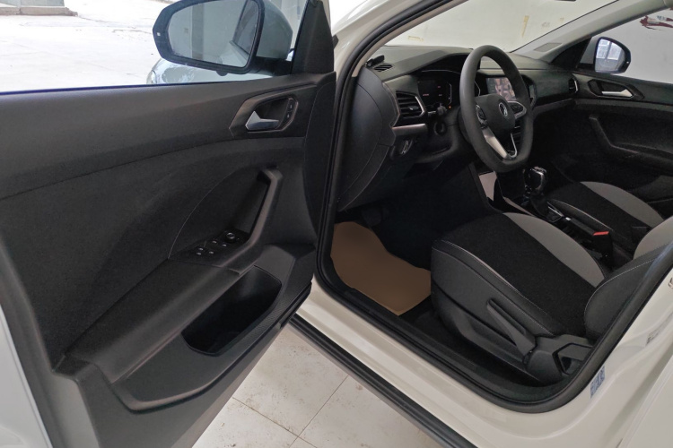 Tacqua 2020 car image #16