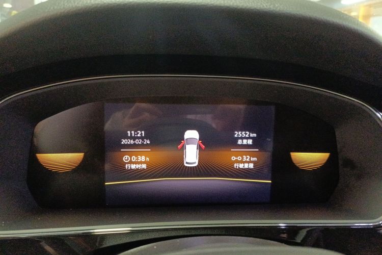 Volkswagen Passat 2025 immagine di auto #16