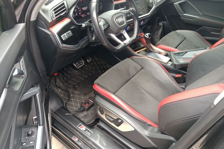 Audi Q3 2021 صورة سيارة #16