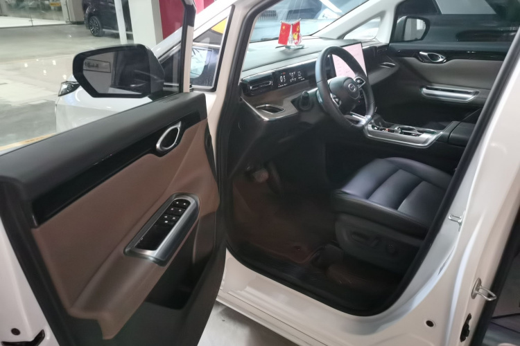 GAC Trumpchi E8 2025 car image #16