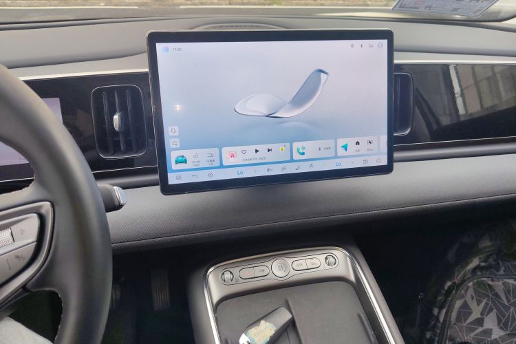 BYD Sea Lion 05 EV 2025 car image #16