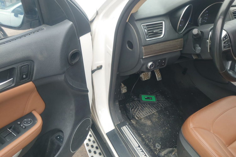 Haval H8 2015 изображение автомобиля #16