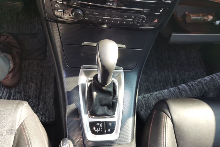 Citroen C5 2015 car image #16