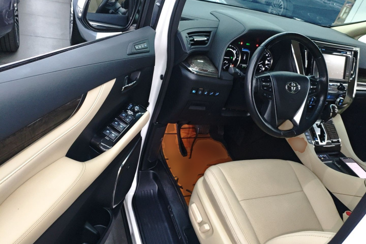 Toyota Alphard 2019 immagine di auto #16