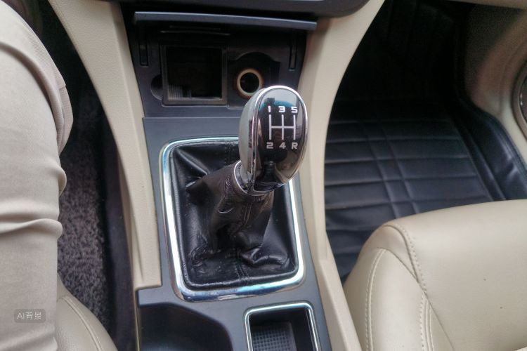 Emgrand 2016 car image #16