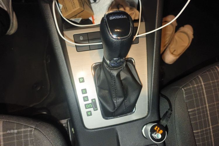 Skoda Octavia 2017 car image #16