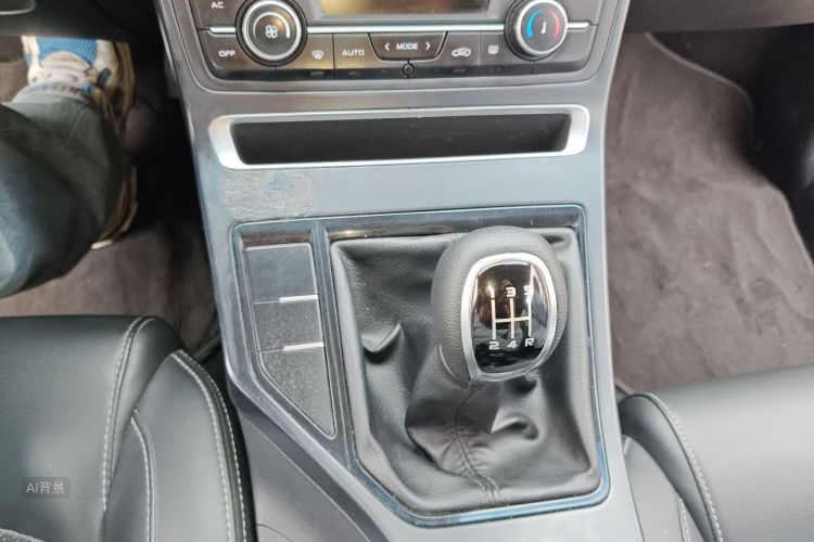 Emgrand 2019 car image #16