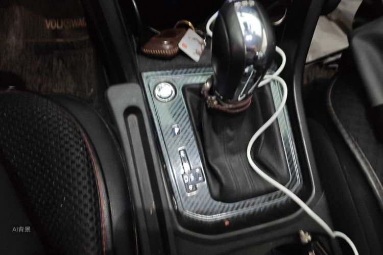 Volkswagen Touran 2020 car image #16