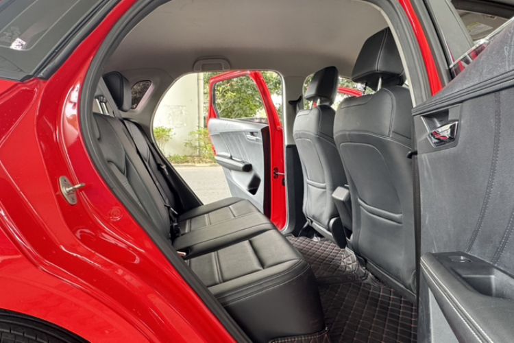 BYD e2 2019 immagine di auto #16