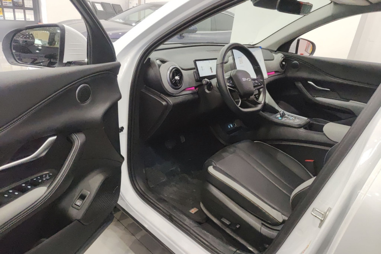 BYD Sea Lion 05 DM-i 2025 image de voiture #16