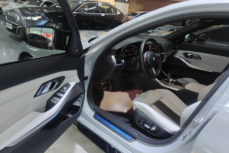 BMW M3 2022 imagem de carro #16