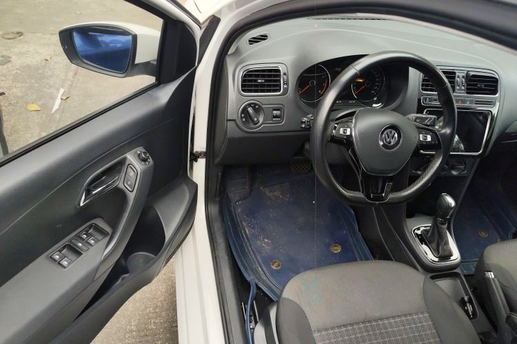 Volkswagen Polo 2018 immagine di auto #16