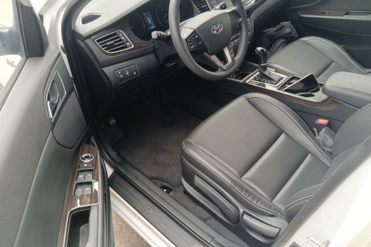 Hyundai Mistra 2016 #16 Hyundai Mistra 2016 car image #16