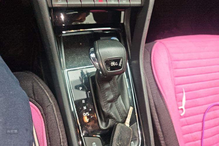 Skoda Kodiaq 2017 imagem de carro #16