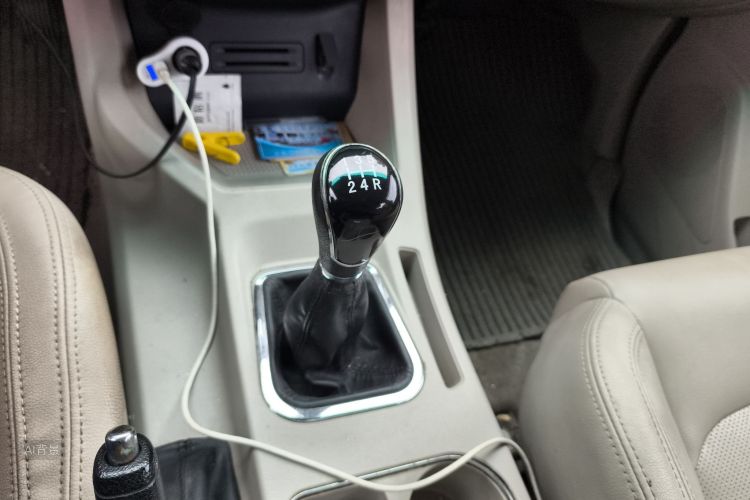 Forthing Lingzhi 2017 car image #16