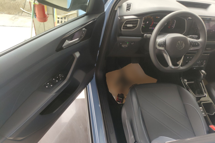 Volkswagen Tharu 2024 car image #16