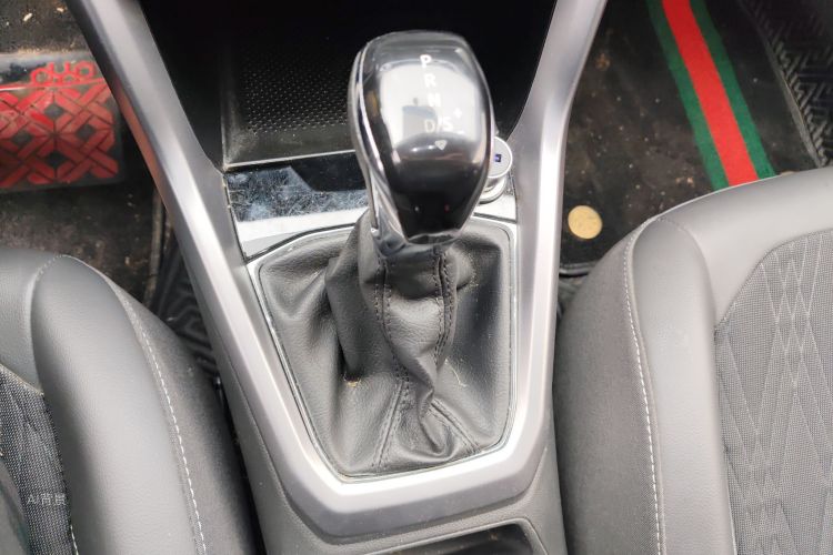 Volkswagen T-Cross 2020 car image #16