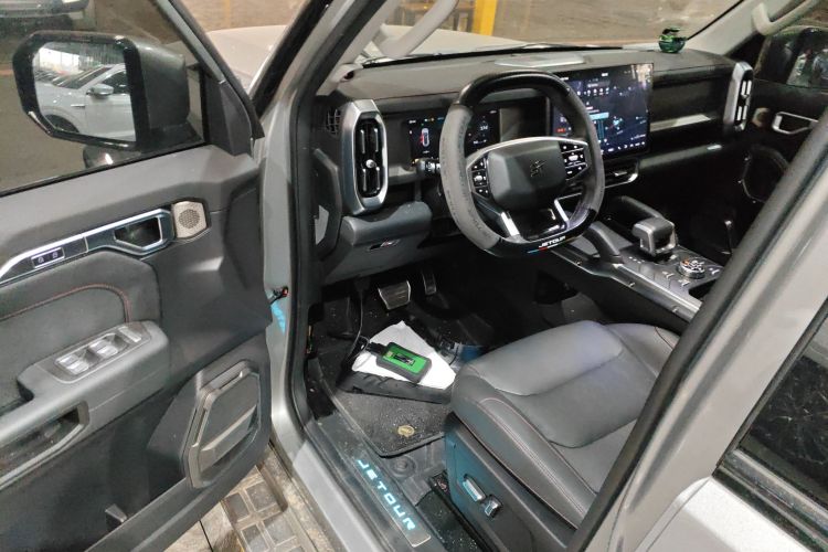 Jetour Traveller 2024 car image #16