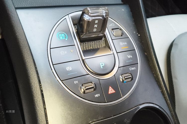 BYD Seal 05 DM-i 2025 car image #16