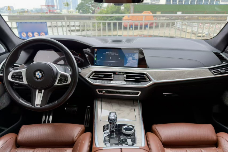 BMW X7 2020 صورة سيارة #16