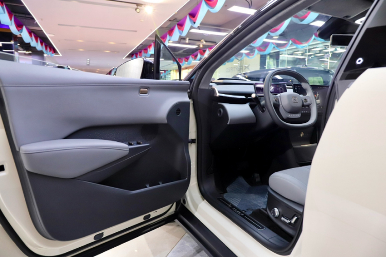 Zeekr X 2024 immagine di auto #16